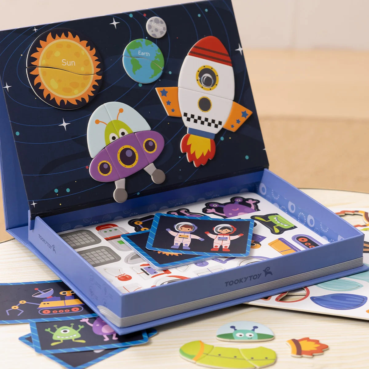Caja de magnéticos del Espacio